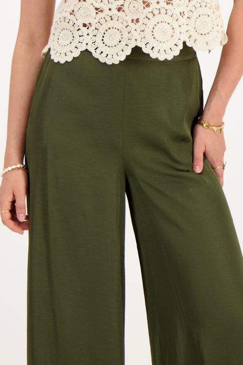 Groene satijnen broek met elastieken band