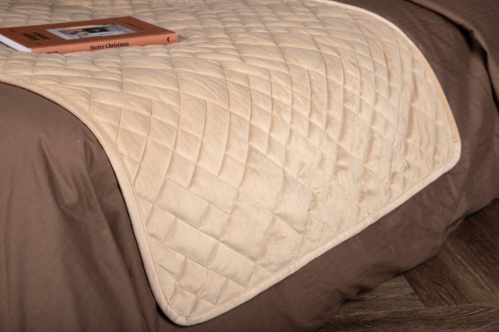 Jilly sengeteppe 260x80cm, beige