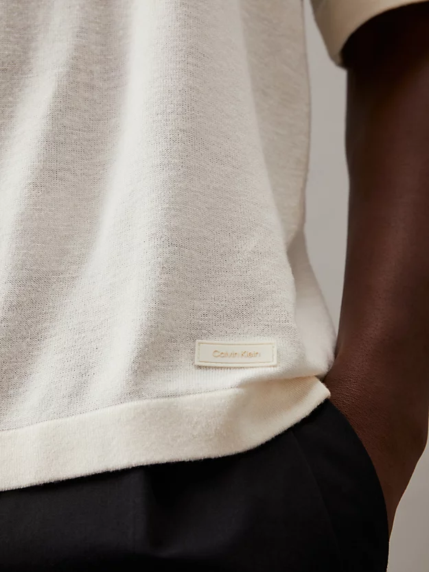 Camiseta em mistura de viscose e malha