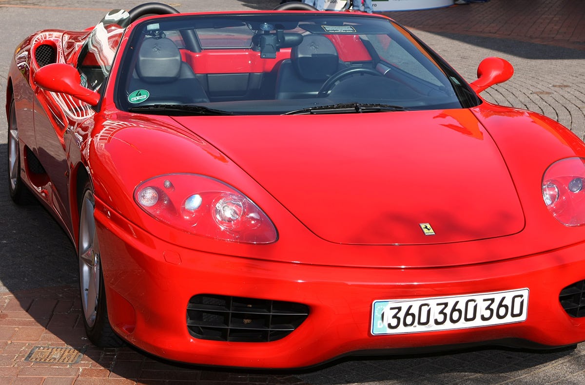 Ferrari selber fahren in Garbsen als Geschenkidee