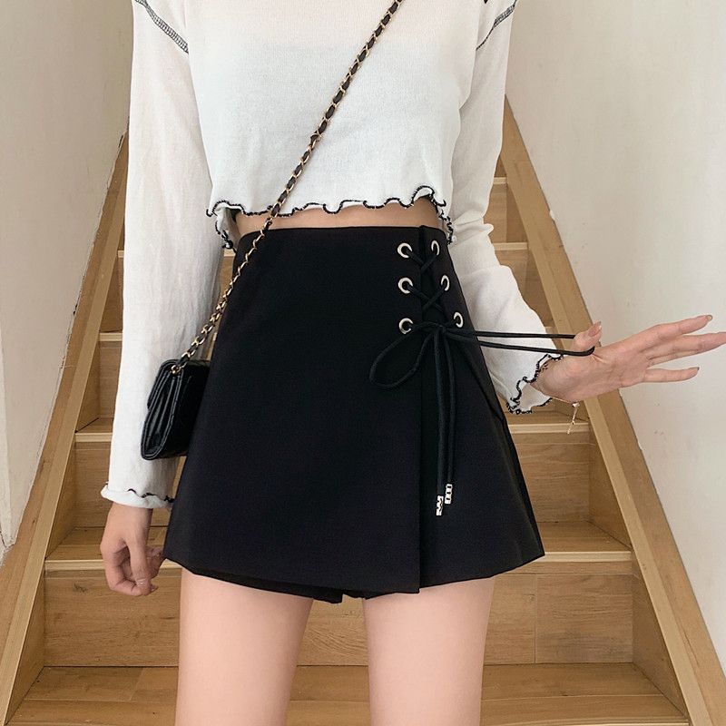LINSI - Mini A-lijn rok met hoge taille en vetersluiting