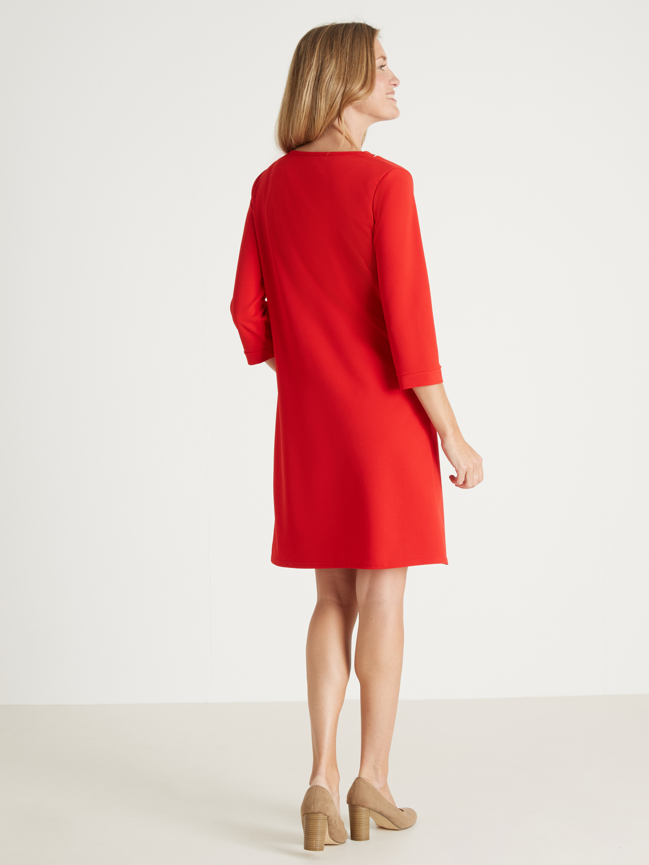 Robe housse en maille fluide