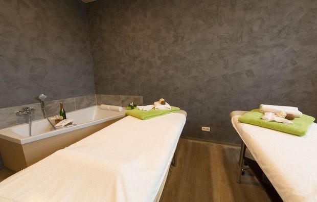 Floating mit Massage als entspanntes Geschenk