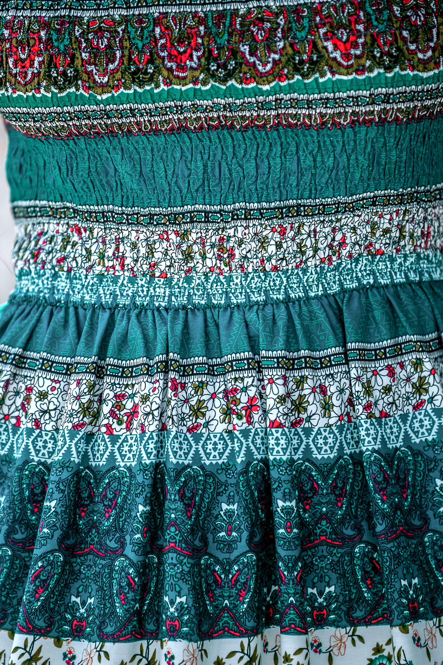Robe bustier à smocks et imprimé paisley