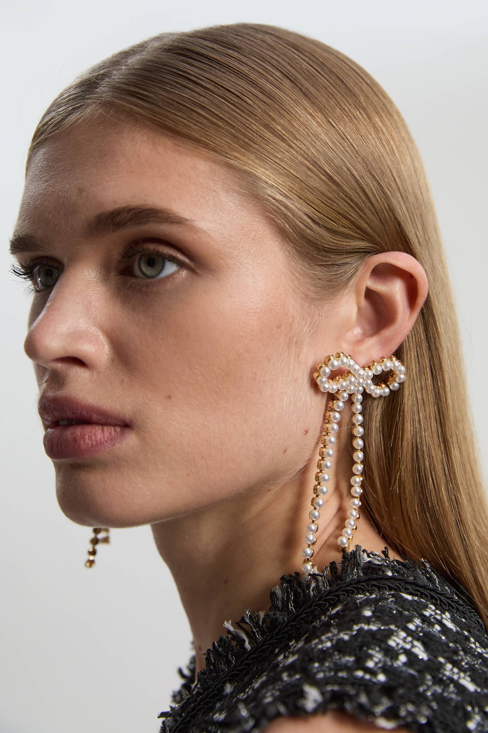 KarenMillen Boucles d'Oreilles Nœud Perle