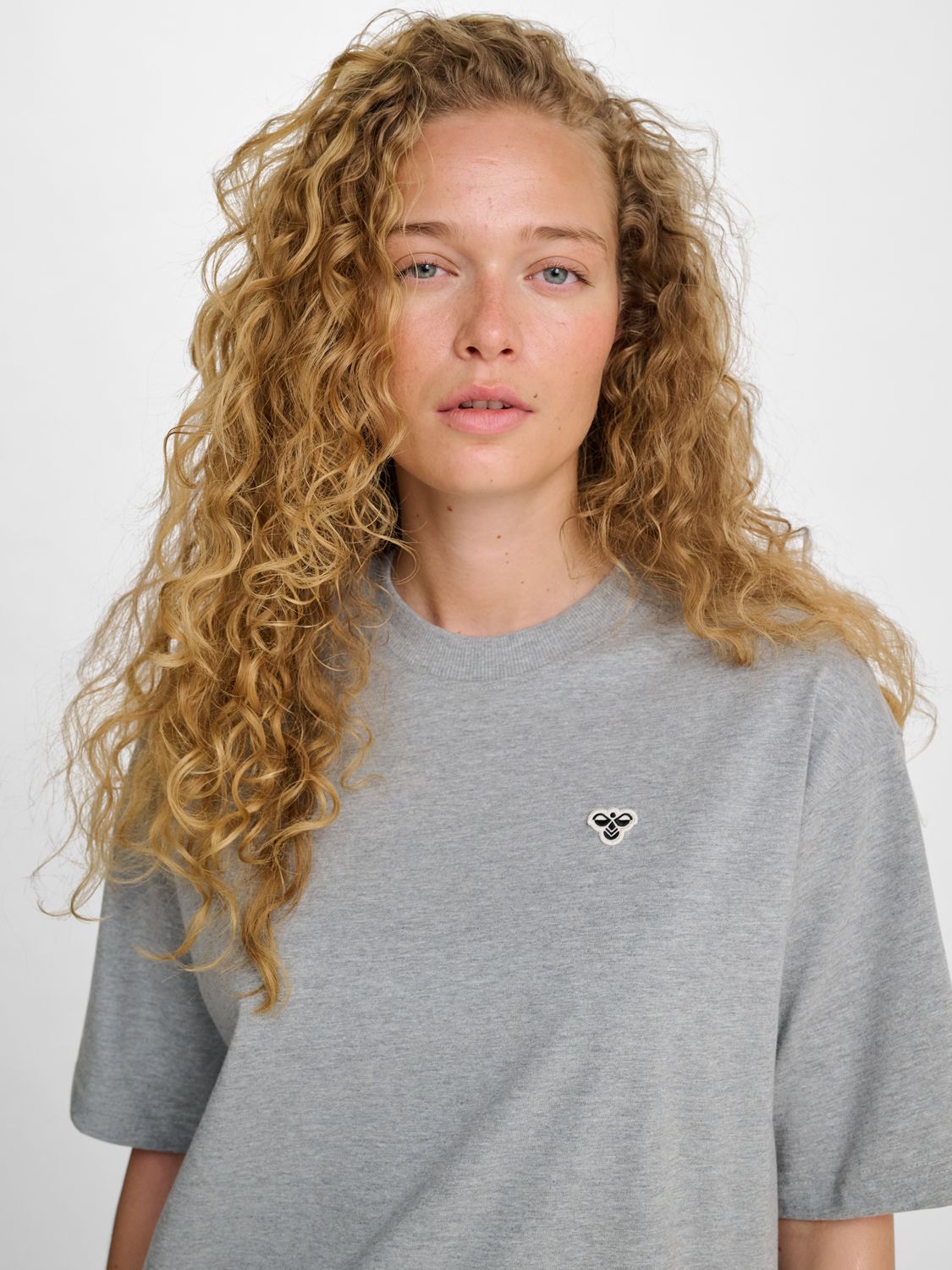 hmlLOOSE T-SHIRT BEE S/S