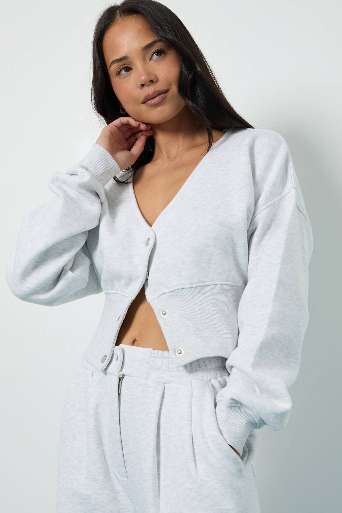 boohoo Ensemble Survêtement Sweat Col V Ourlet Profond et Jogging Ajusté
