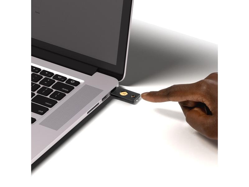 Yubico YubiKey 5 NFC FW 5.7 USB-A, 1 Stück YubiKey 5-Serie: Der Sicherheitsschlüssel mit Unterstützung mehrerer Protokolle