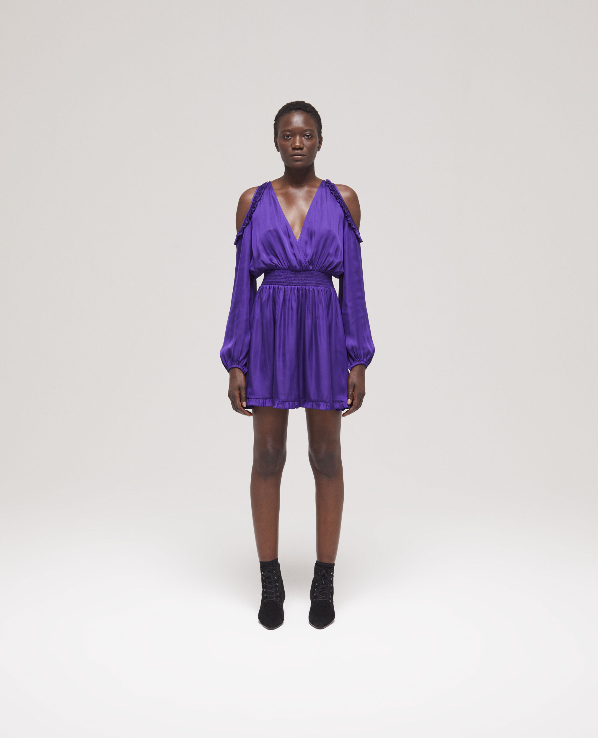 Robe courte à volants violette