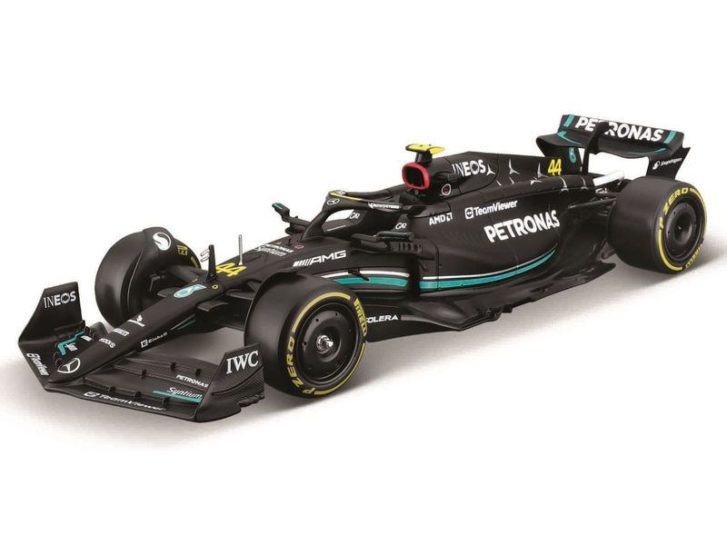 BBurago Mercedes-AMG F1 W14 E Perf. 2023 mit Figur 1:24 Sammlermodell im Massstab 1:24