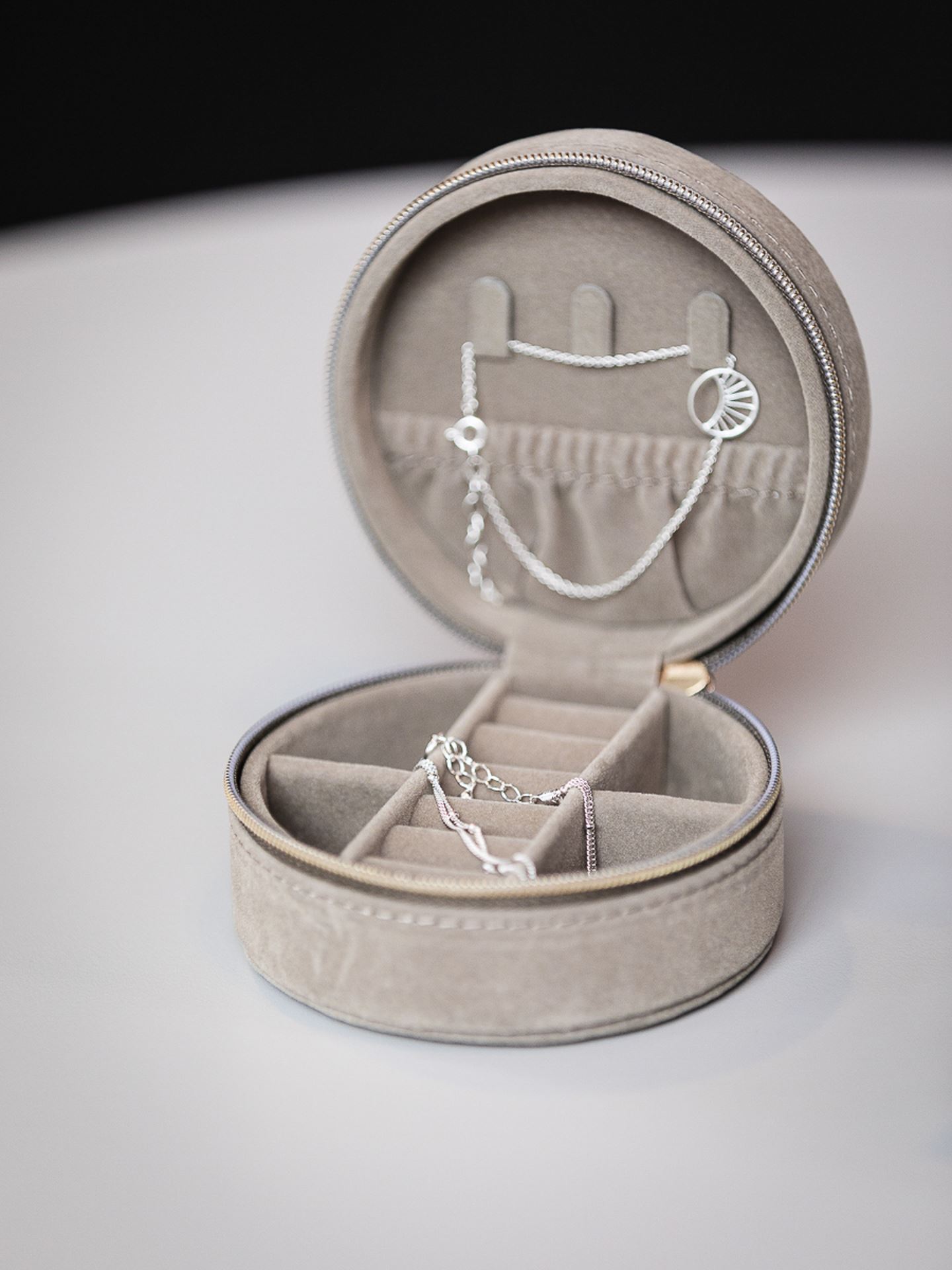 Jewelry Zip Round