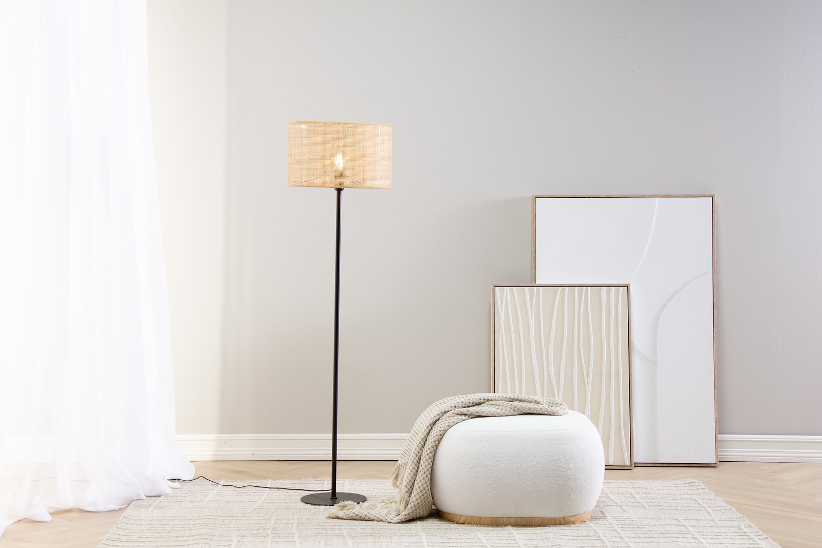 Tikala gulvlampe H:146cm Skjerm i rotting Ø40cm, med sort ledning 180cm E27, max 28W