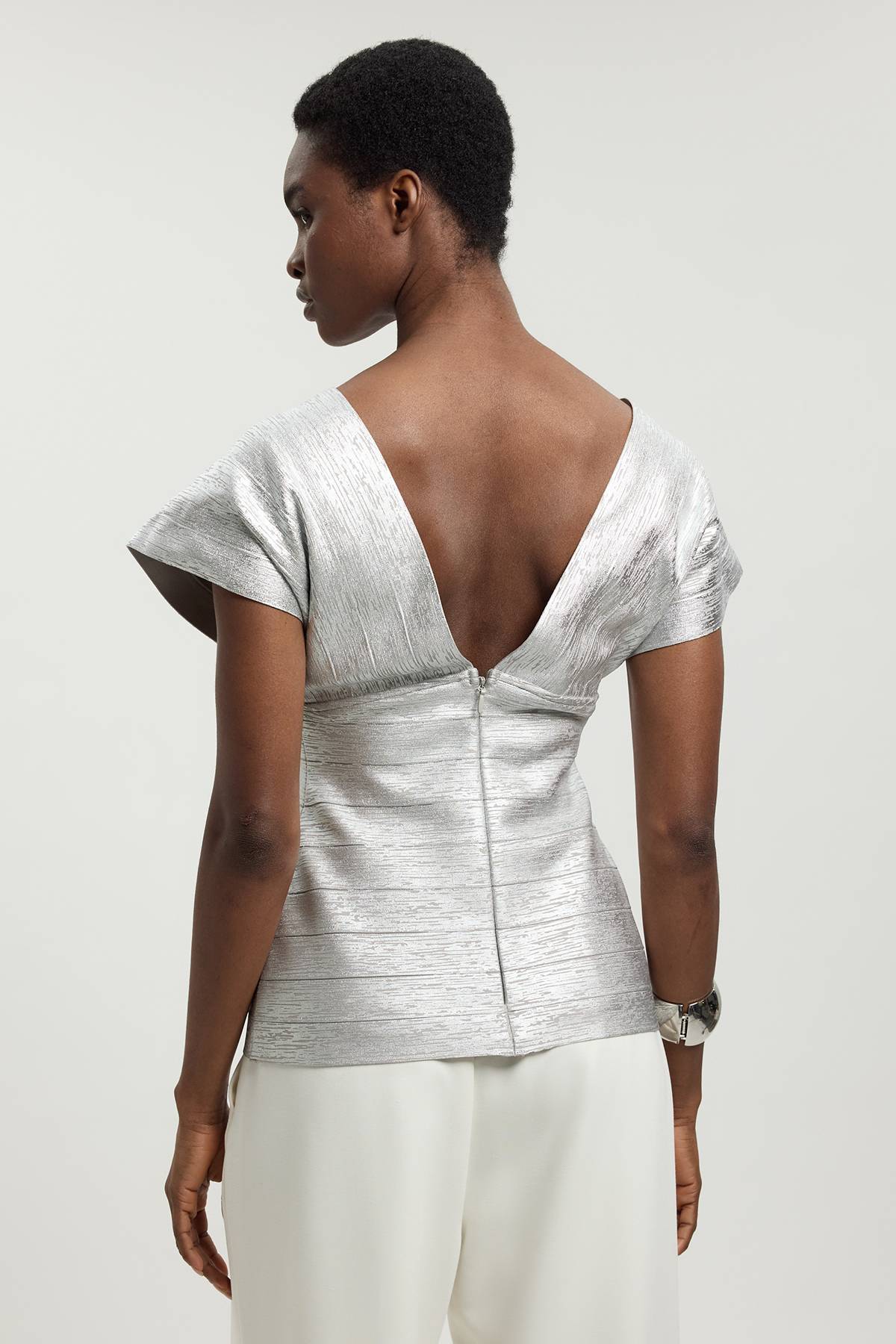 KarenMillen Haut À Manches Ailes D'ange Et Bandes Sculptantes Effet Métallisé