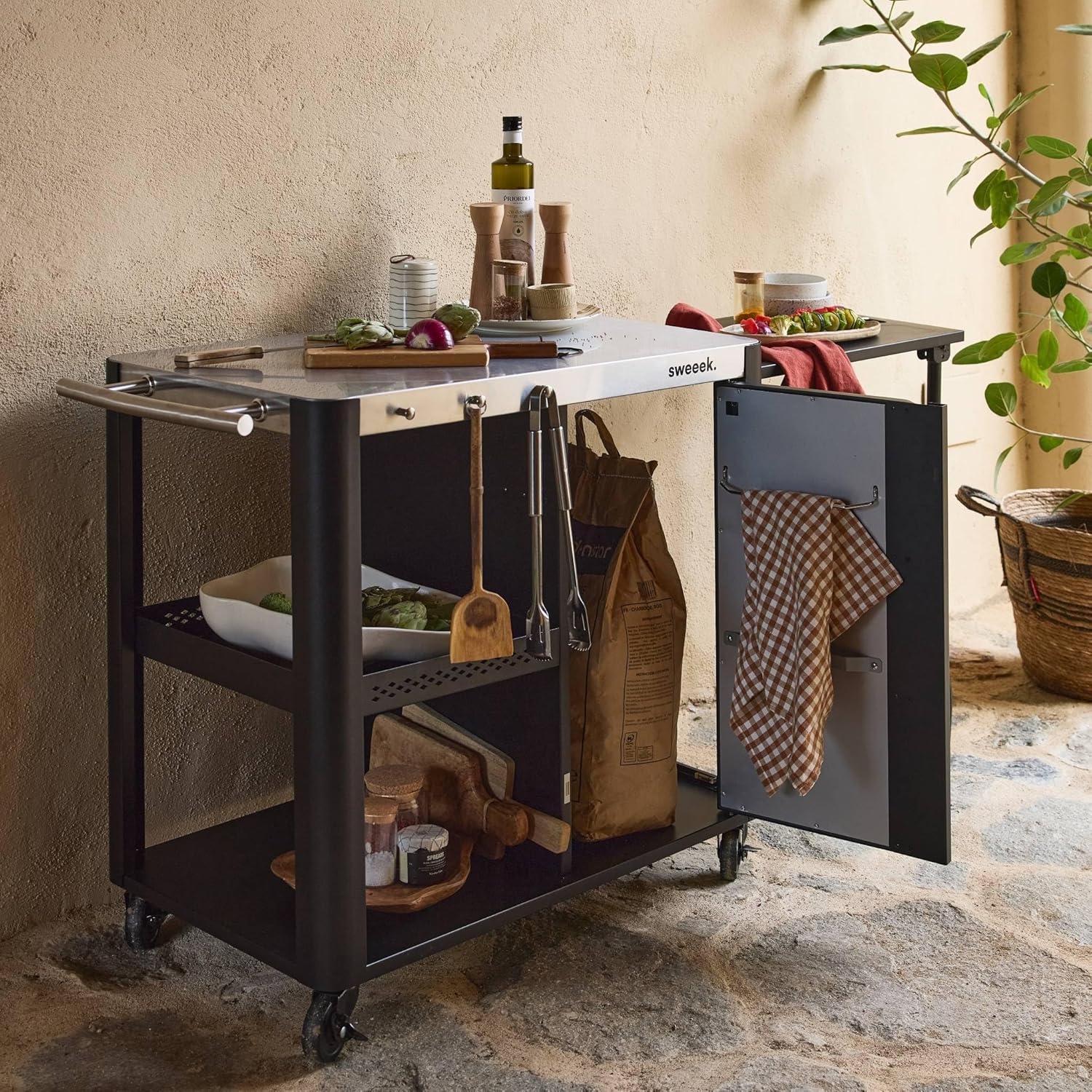 sweeek - Outdoor-Servierwagen Andy schwarz matt aus Edelstahl 94,5 cm mit klappbarer Ablage, L 156 x B 49,5 x H 80 cm