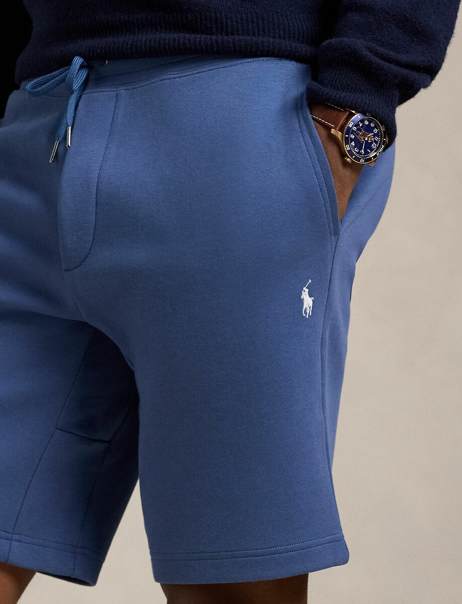POLO RALPH LAUREN<br>Shorts em tecido de malha dupla, com logotipo bordado