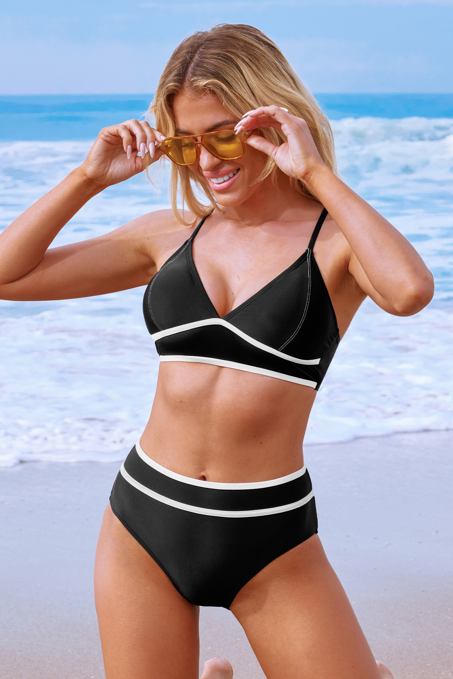 Bikini à dos croisé à passepoils contrastés