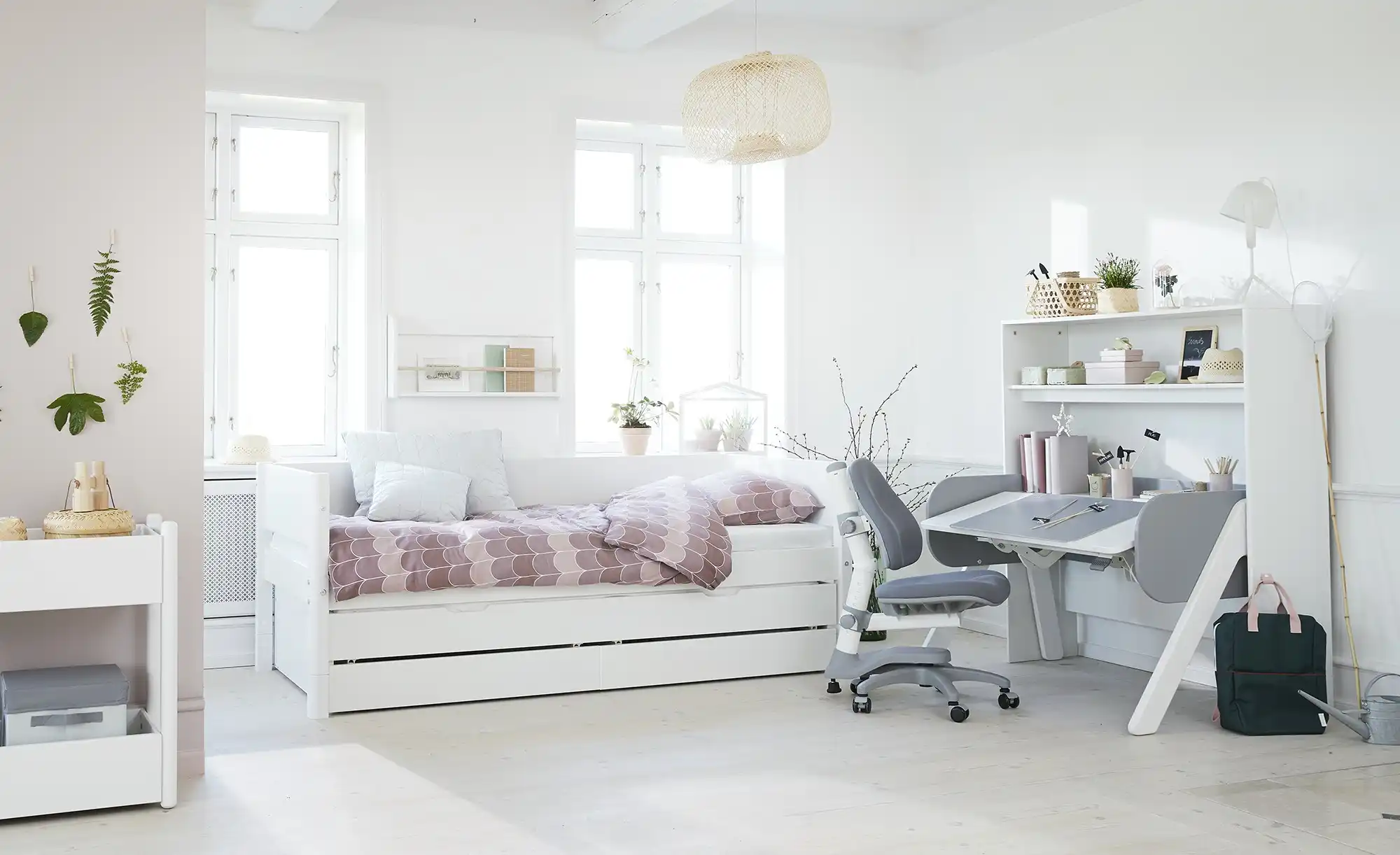 FLEXA Bett mit Ausziehbett und 2 Schubkästen Flexa White