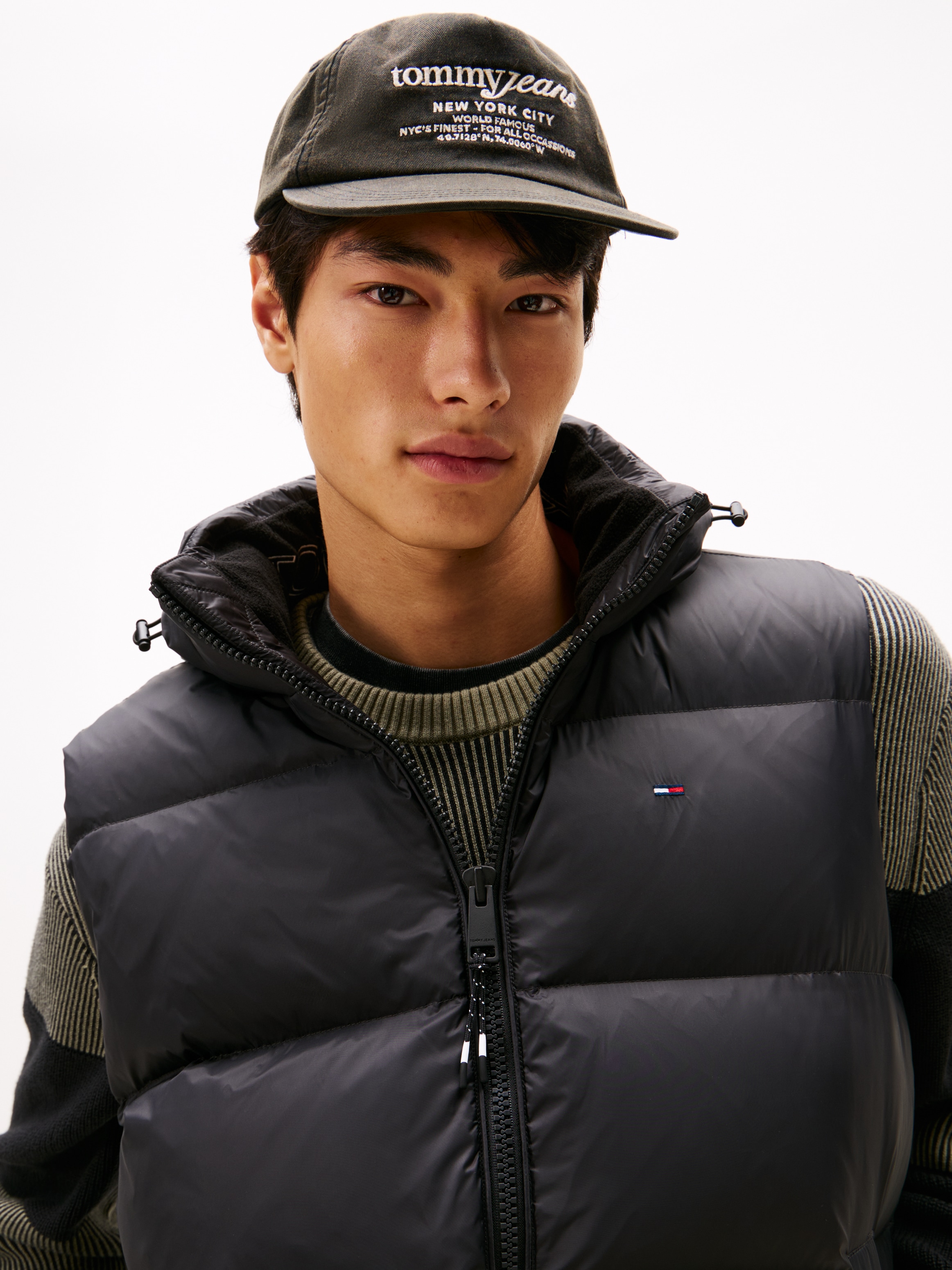 Tommy Jeans Steppweste »TJM ESSENTIAL DOWN VEST EXT« abnehmbare Kapuze mit Kordelzug