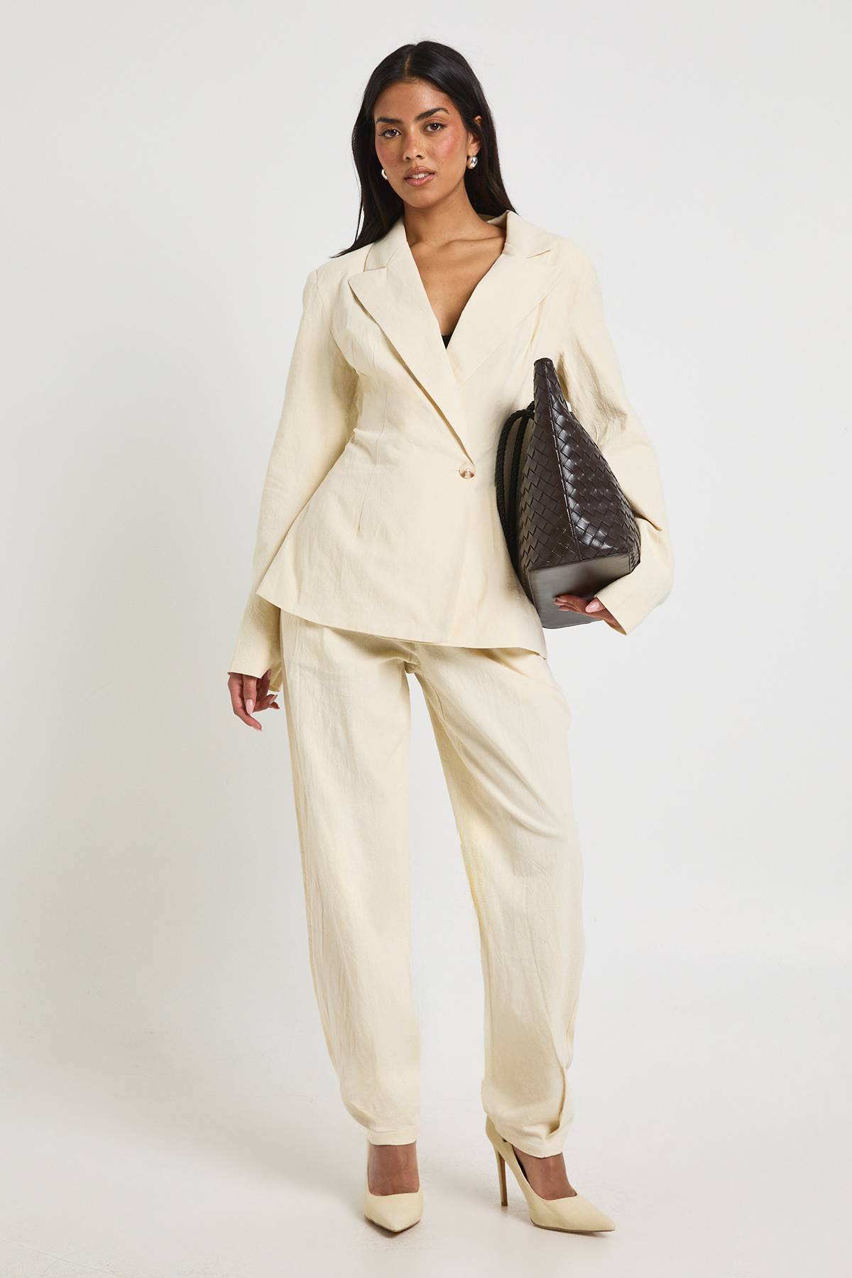 boohoo Pantalon en lin ajusté à jambe droite