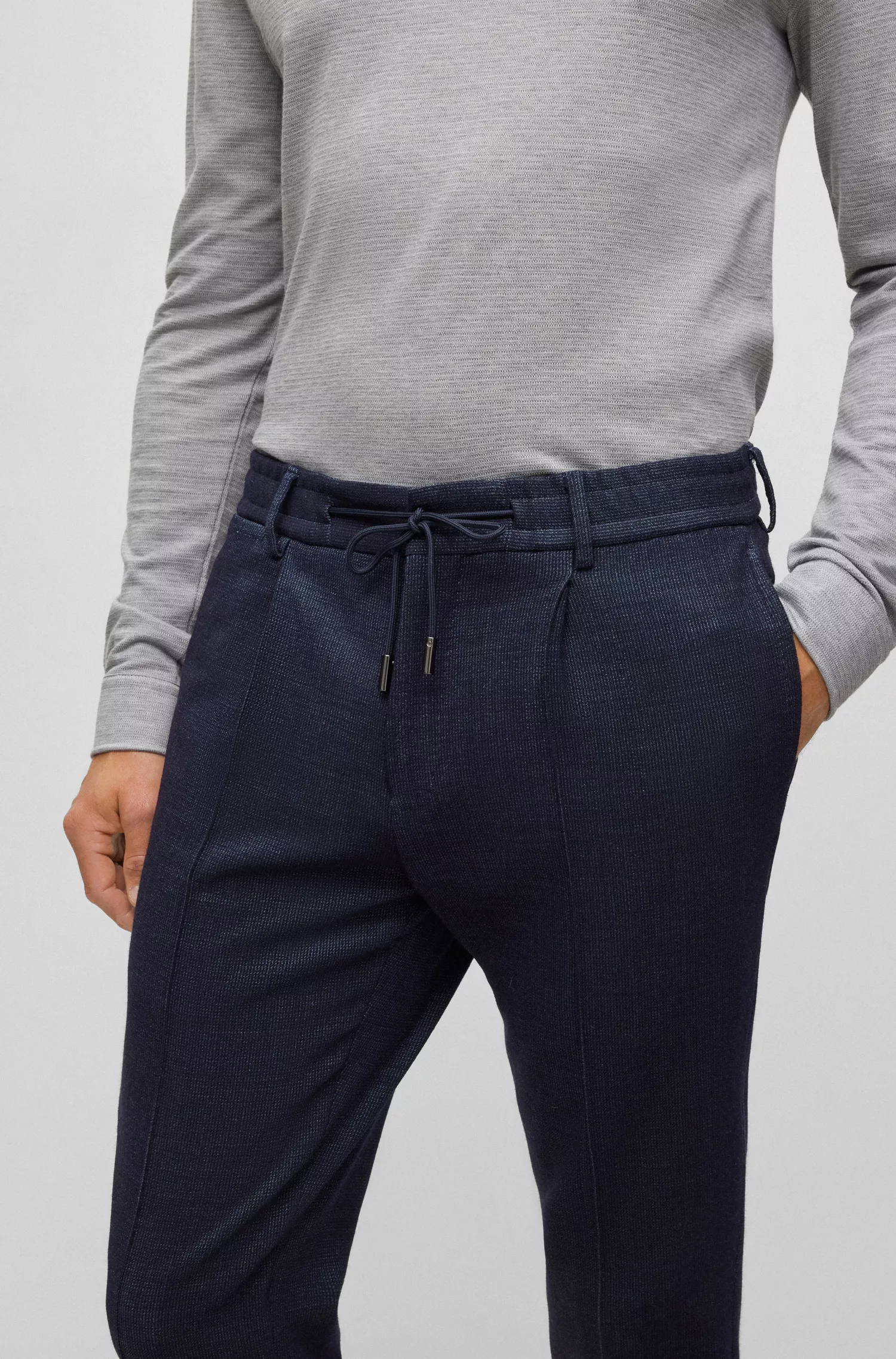 Calça BOSS Camel-Slim-fit em mistura de lã com seda.