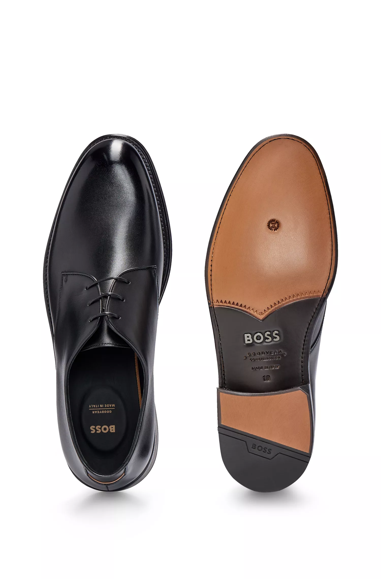 Sapatos Derby BOSS pretos, fabricados na Itália, em couro polido.