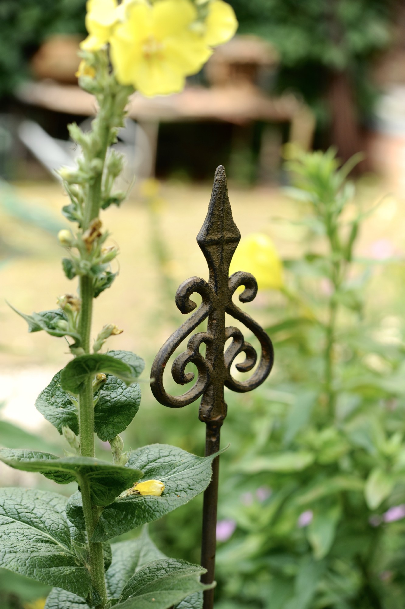 Gartenstecker 'Speer', dunkel, Ø 7 cm, H 112 cm günstig bestellen