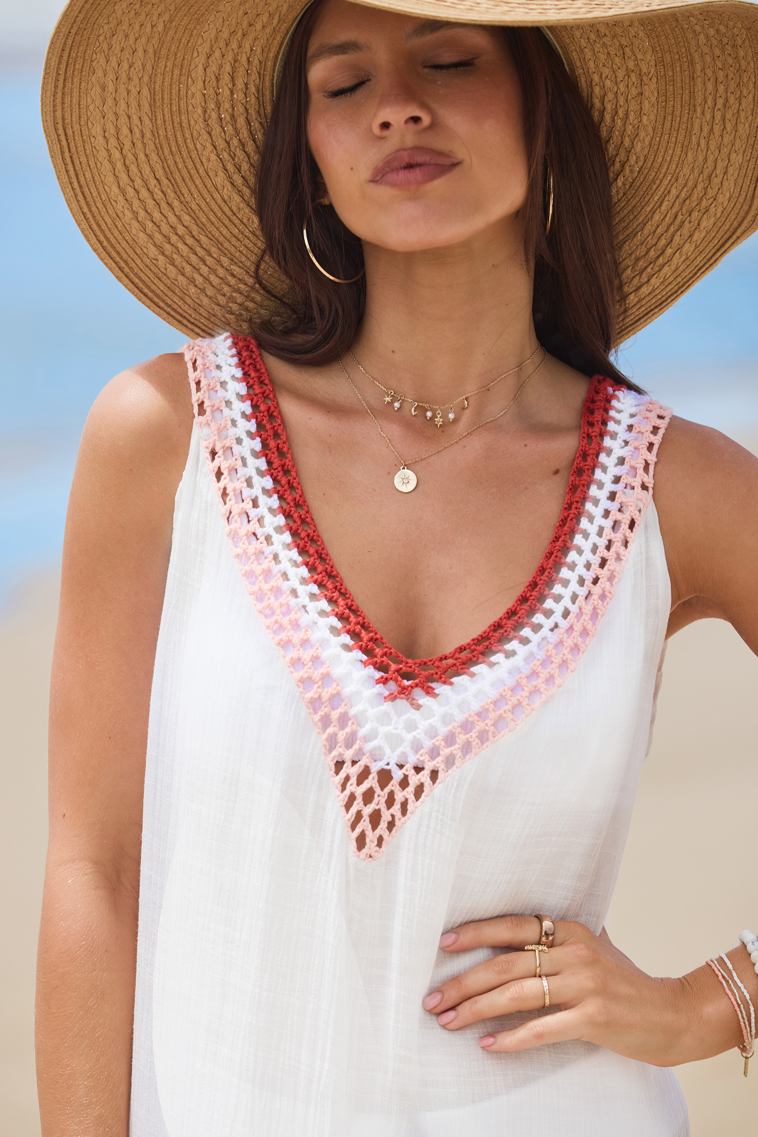 Robe cover up mini à col en V en crochet blanche