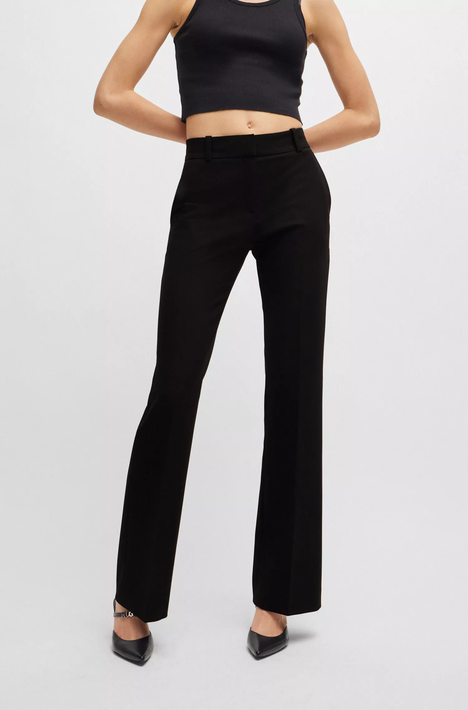 Calça bootcut HUGO vermelha, corte regular, em tecido elástico.