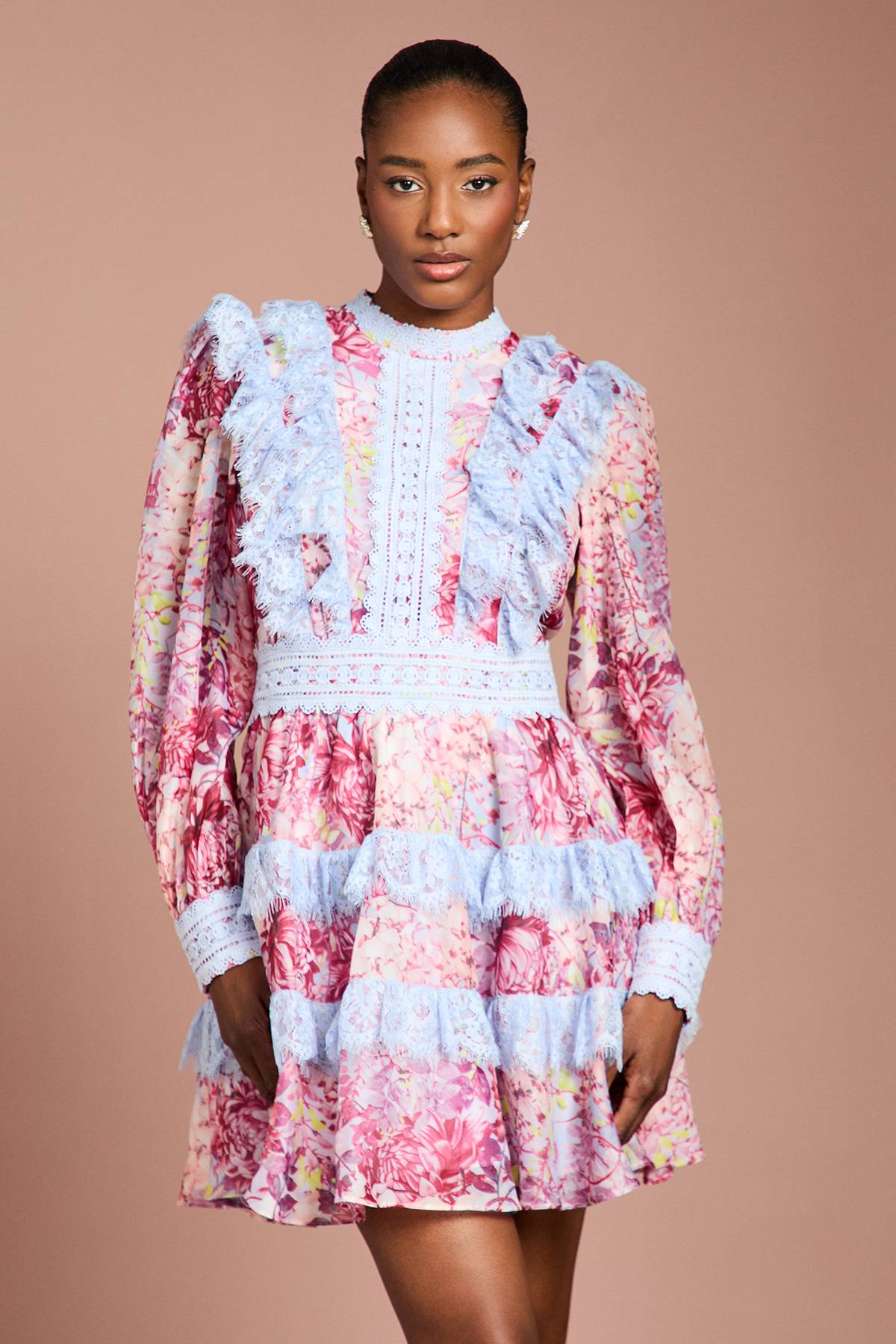 Coast Robe Mini à Manches Longues Imprimée avec Finitions en Dentelle