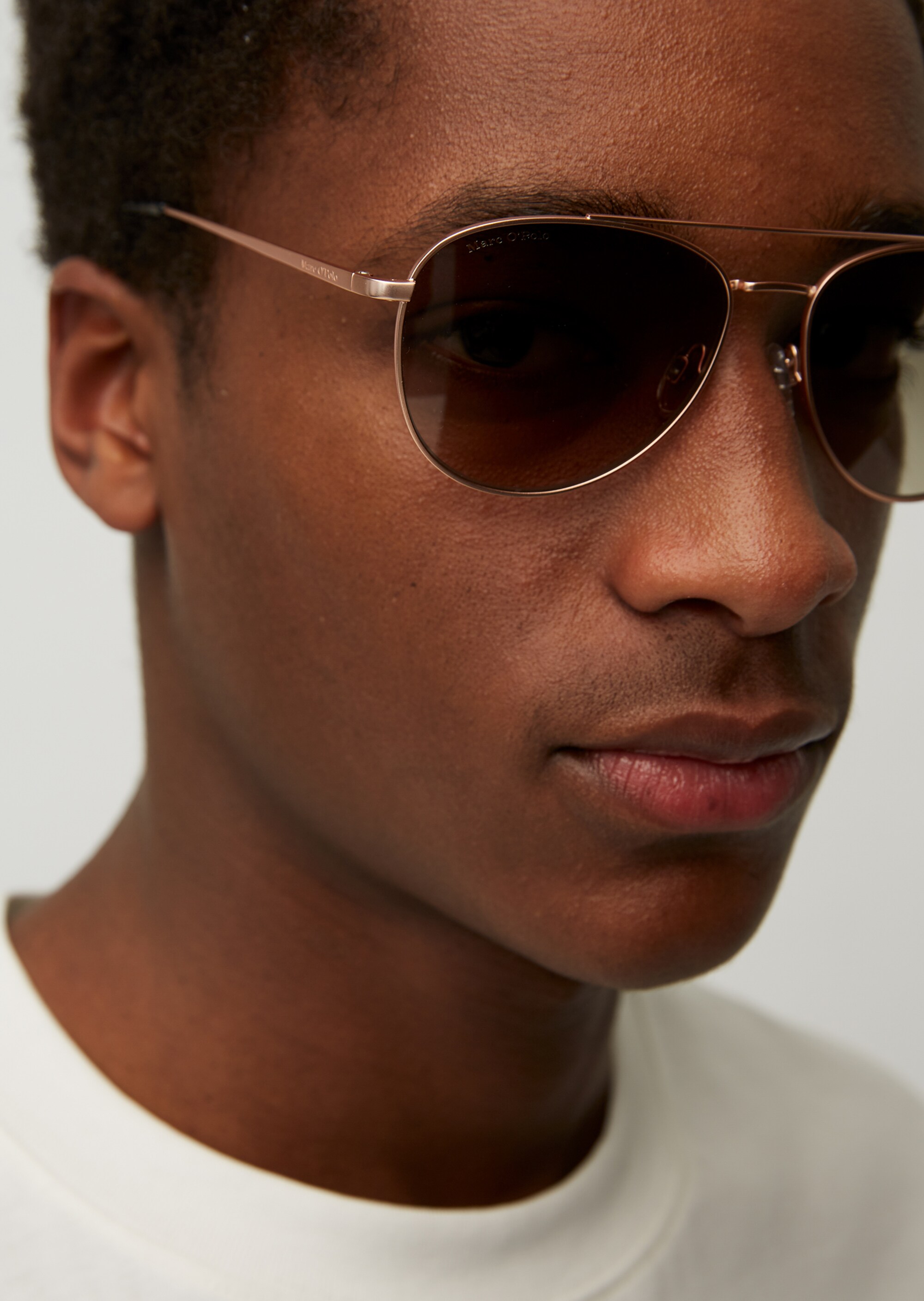 Sonnenbrille im Aviator-Stil