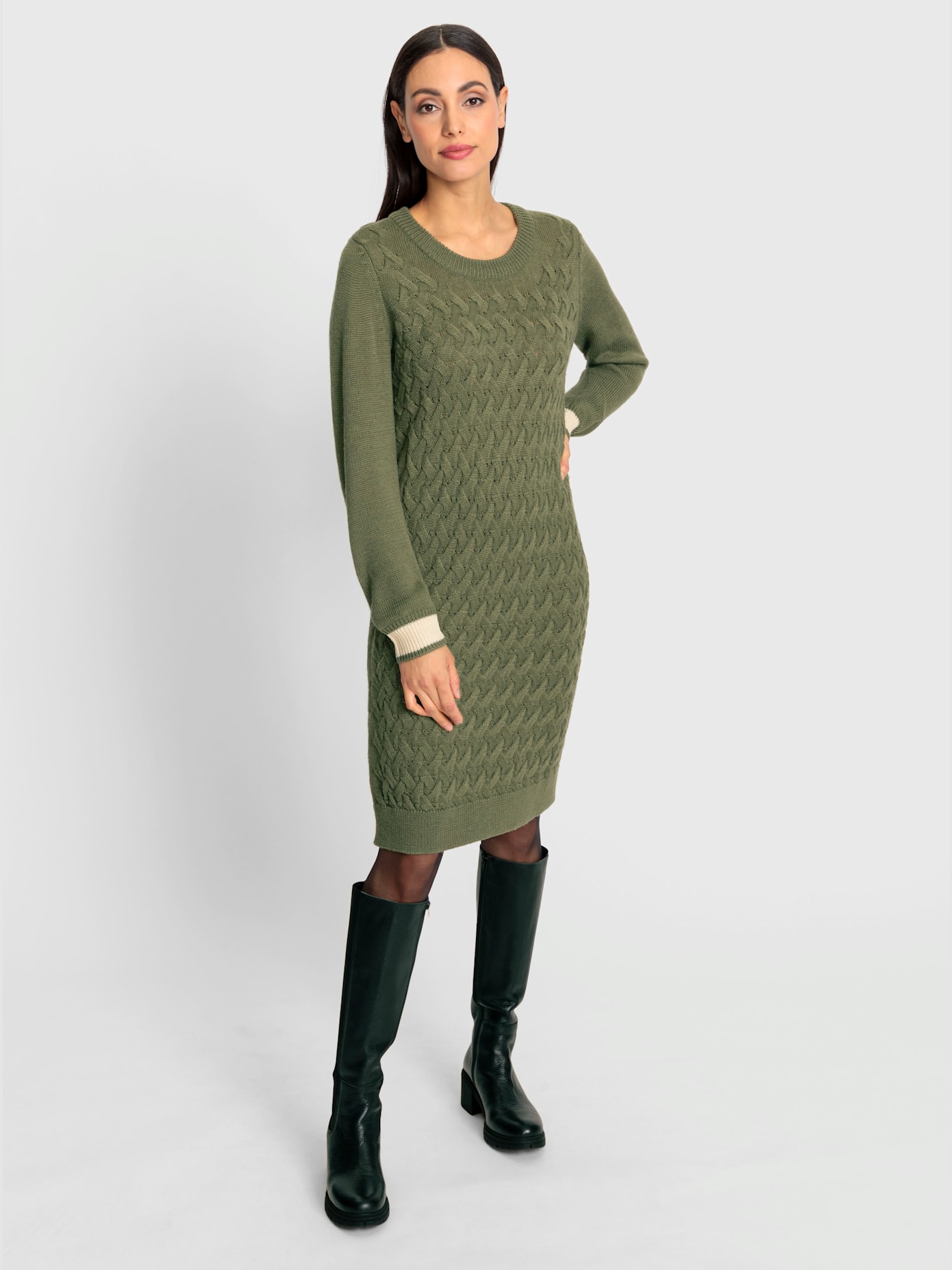Robe en tricot superbe motif tricoté