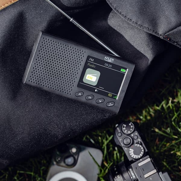 Adler bærbar klok radio med Bluetooth