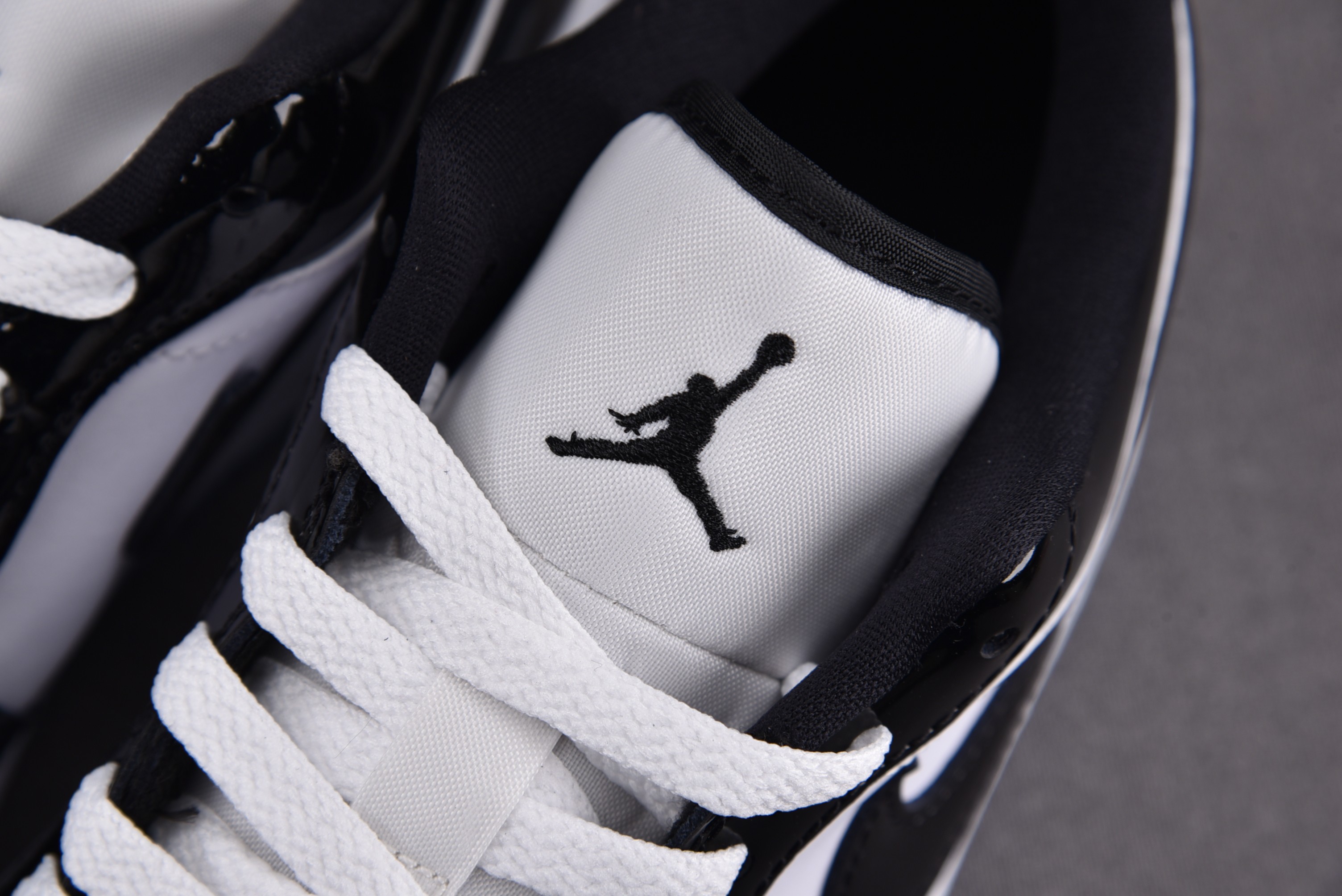 Jordan 1 Low SE Concord