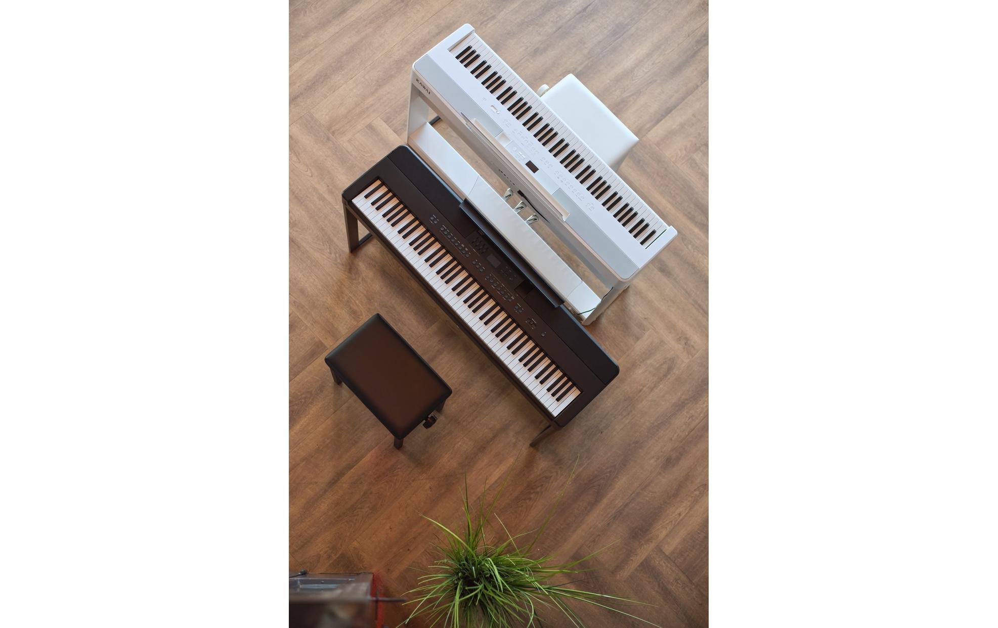 E-Piano ES-920 – Schwarz<br>Digitalpiano mit Flügelanschlag und -ton sowie Bluetooth- und USB-Anschlussmöglichkeit