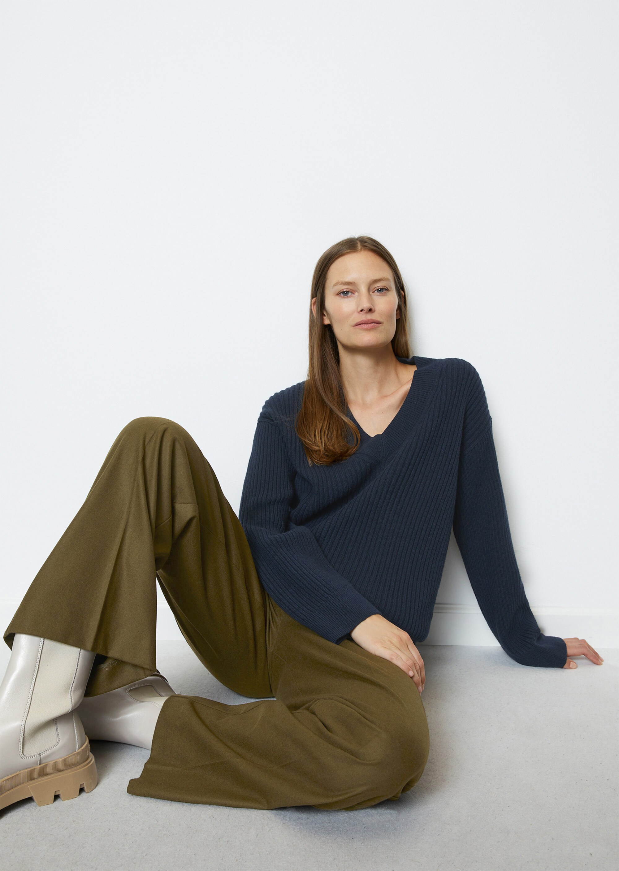 V-Neck-Strickpullover looseaus italienischem Schurwolle-Mix
