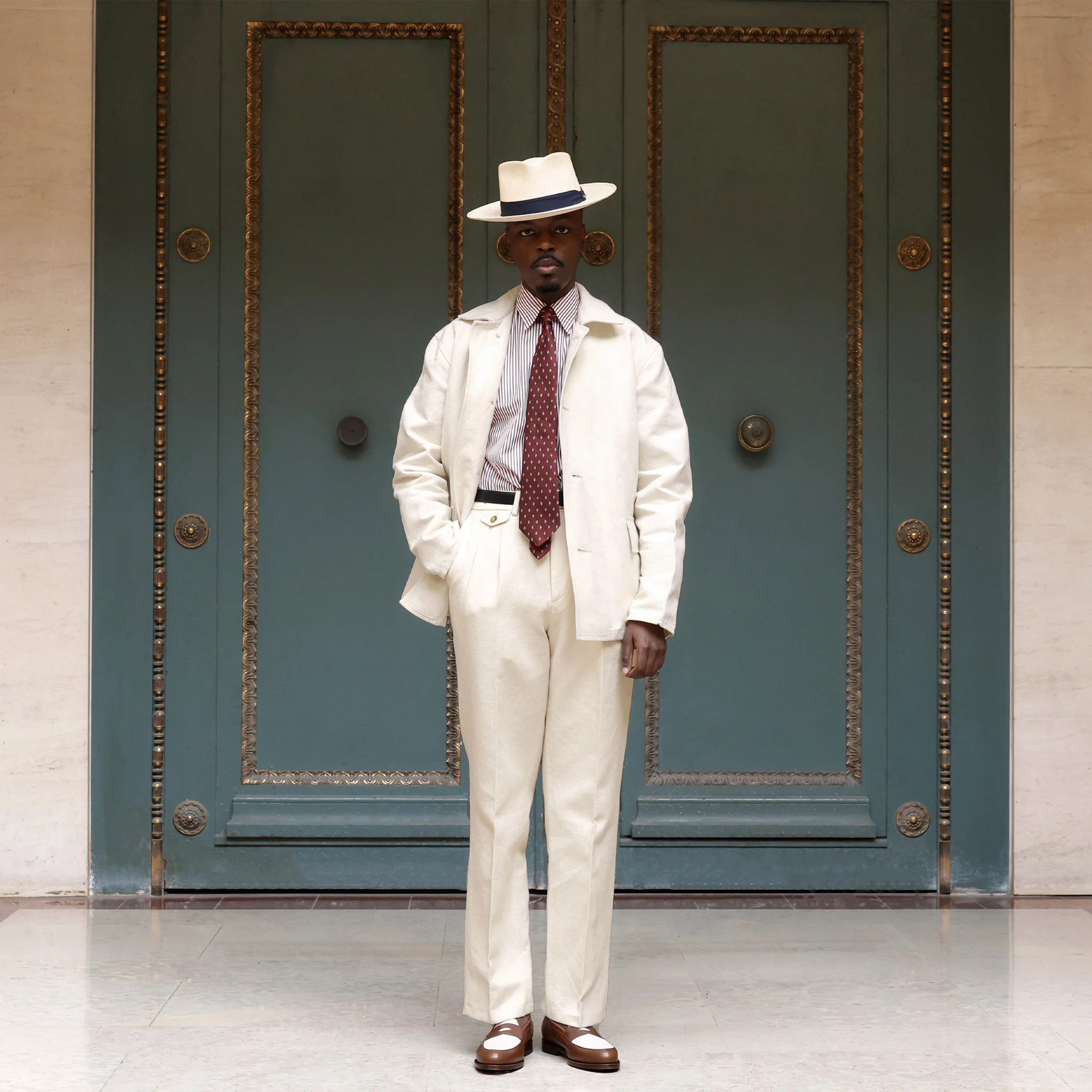 Double-pleated pants in ecru cotton and linen