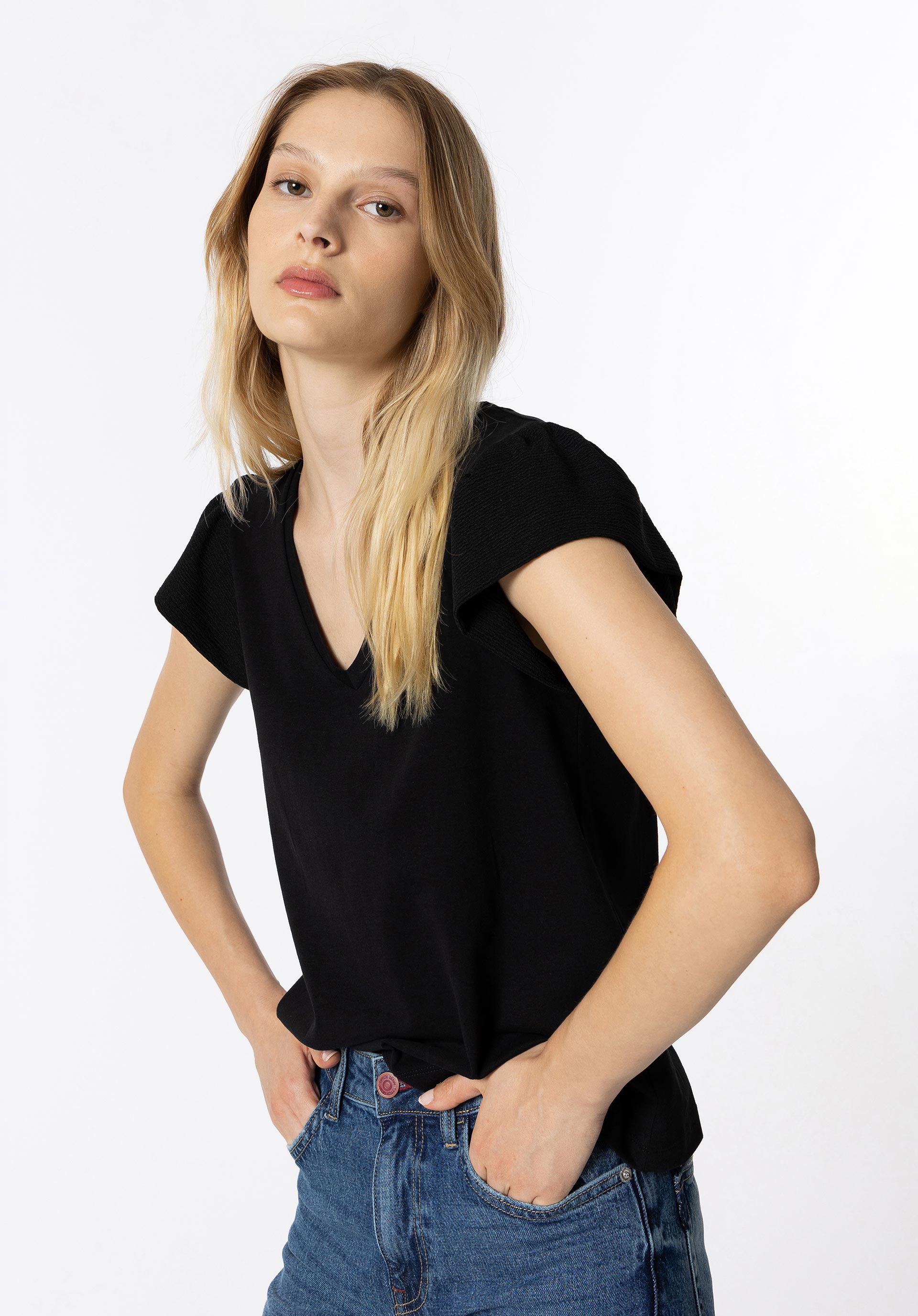 T-shirt Mangas com Efeito Enrugado