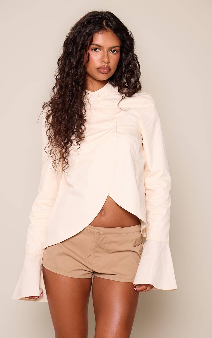 Beige Chemise À Col Montant Avec Détail Boutons Asymétrique