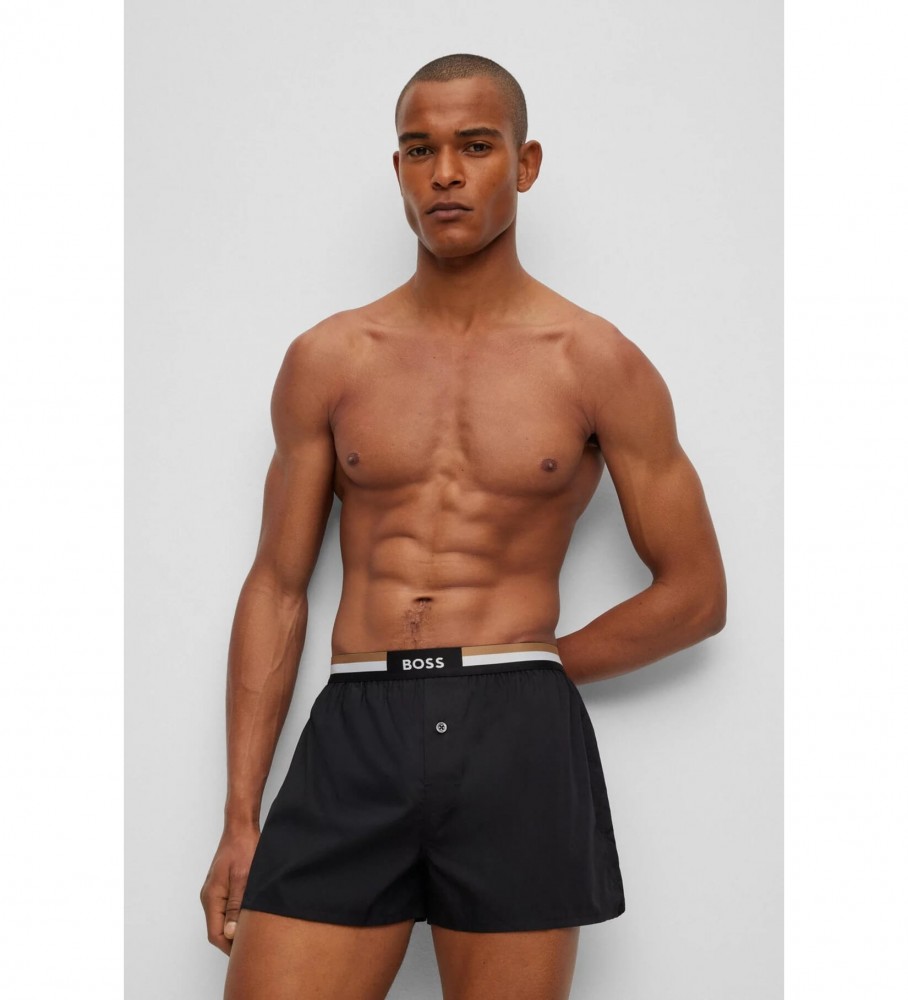 Conjunto de 2 cuecas boxer BOSS nas cores bordô e preta.