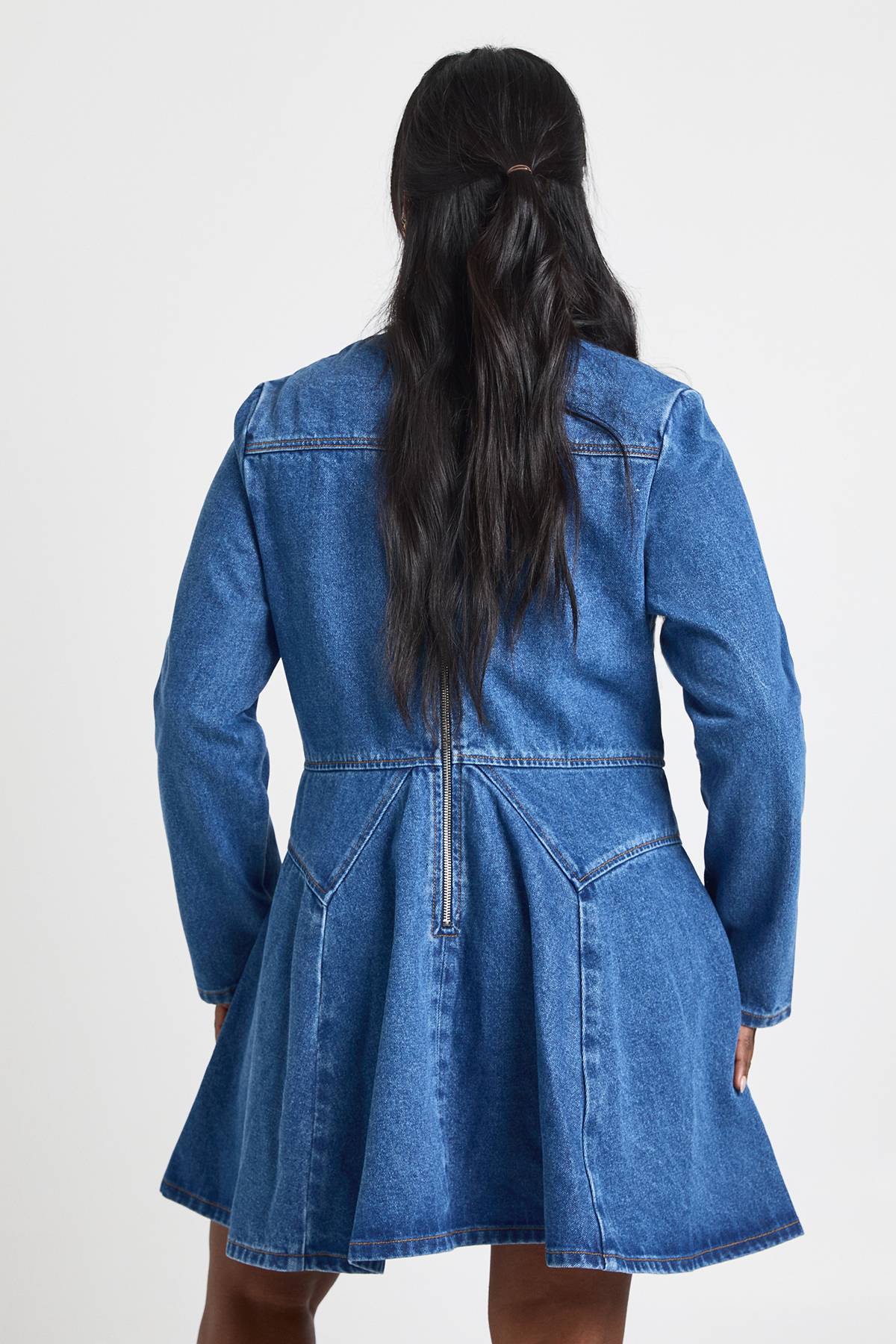 boohoo Robe Patineuse en Denim avec Boutons Grande Taille
