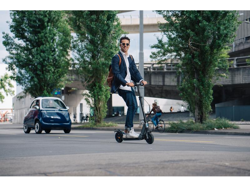 Micro Mobility E-Scooter Merlin II Elektro-Scooter