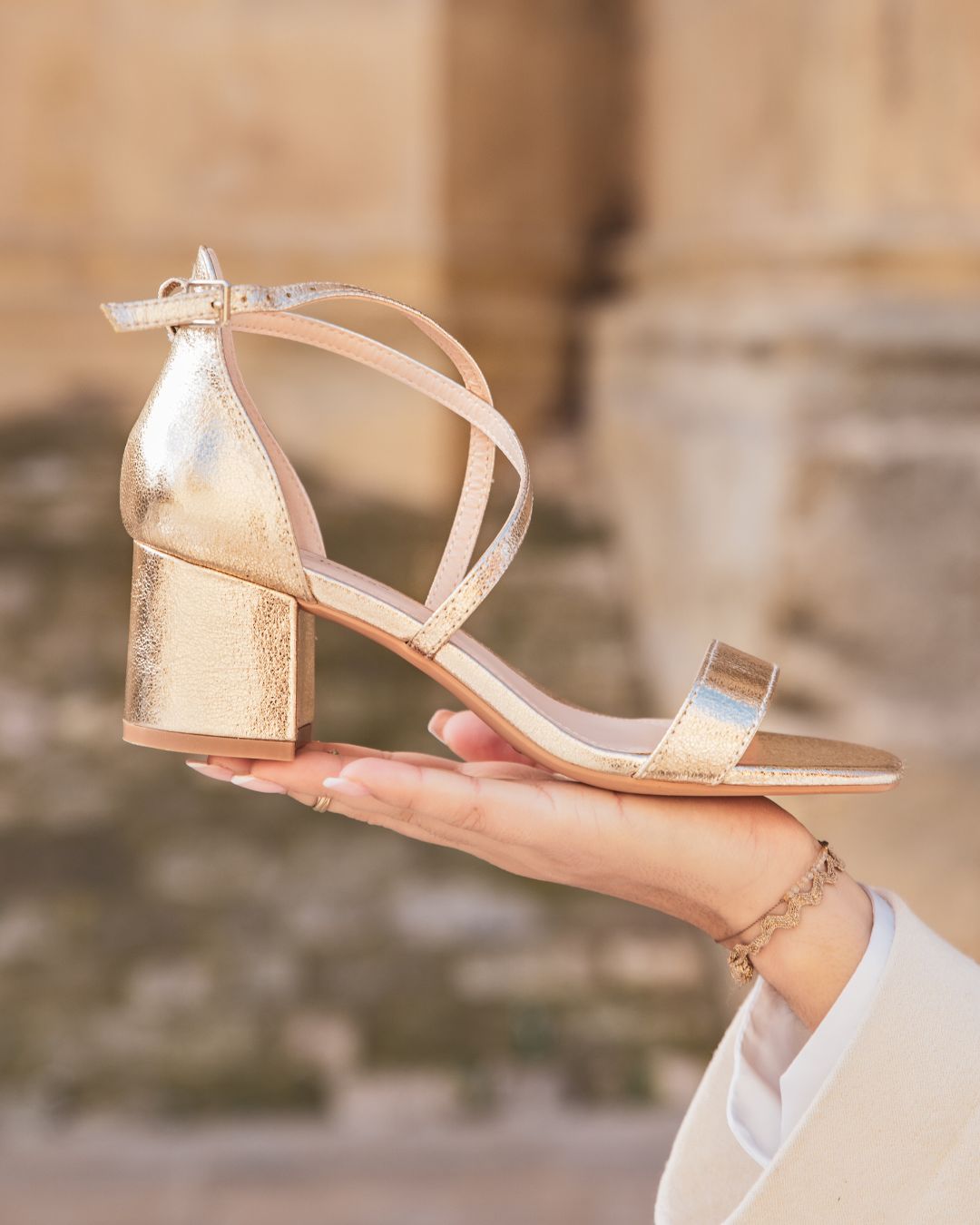 Sandale femme talon carré doré - Léane
