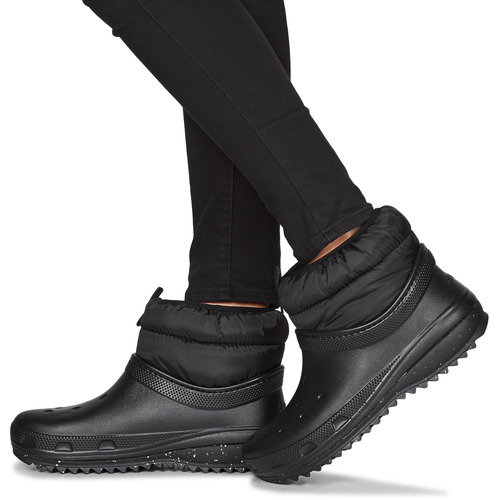 Crocs - CLASSIC NEO PUFF SHORTY BOOT W - Noir