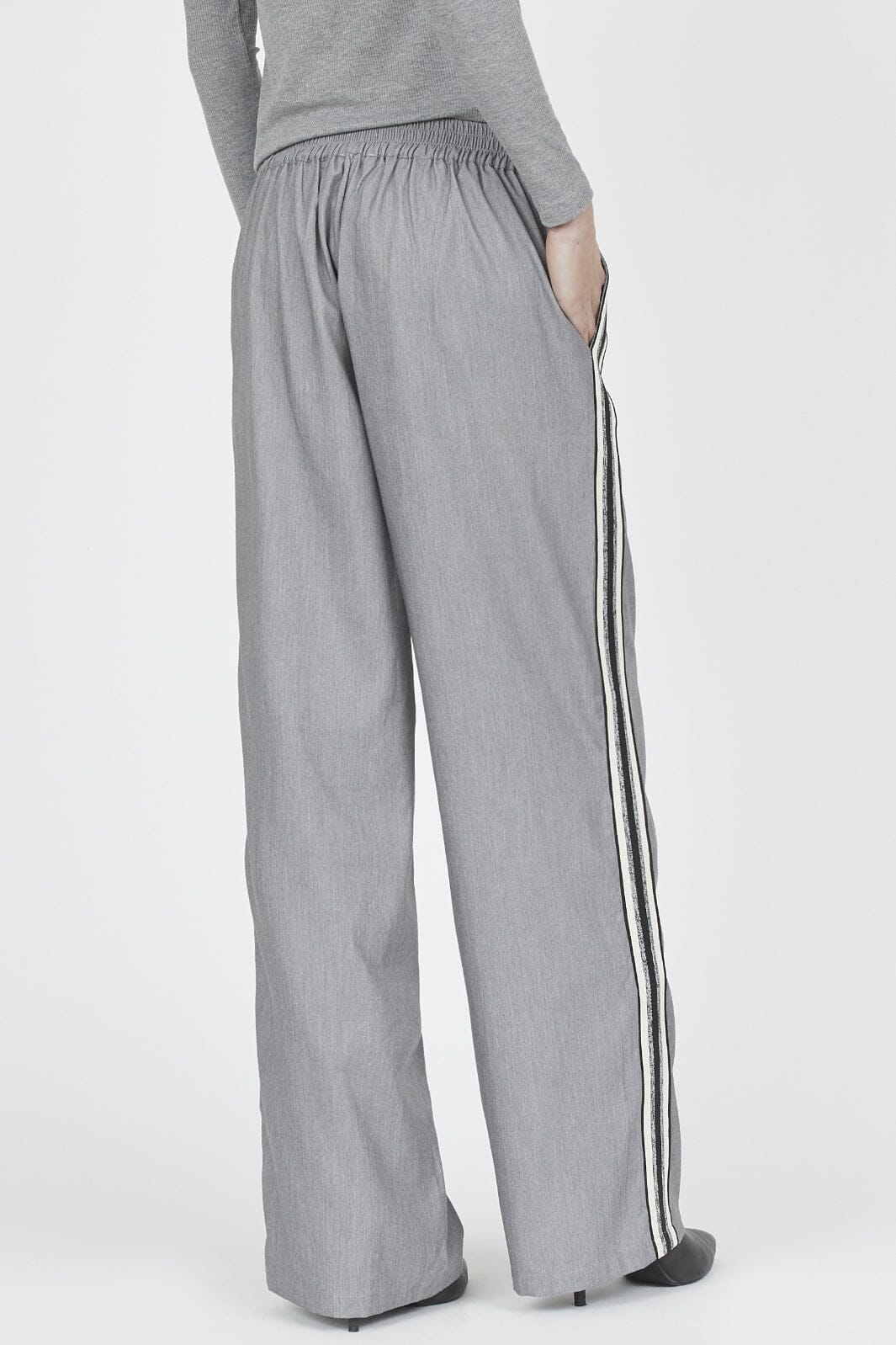Love & Divine Love1024-36 18201 30 grey mel stripe