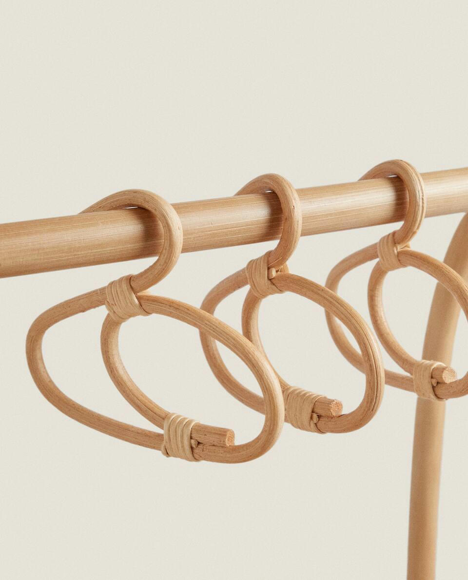 CABIDEIRO PARA ROUPAS DE BRINQUEDO INFANTIL