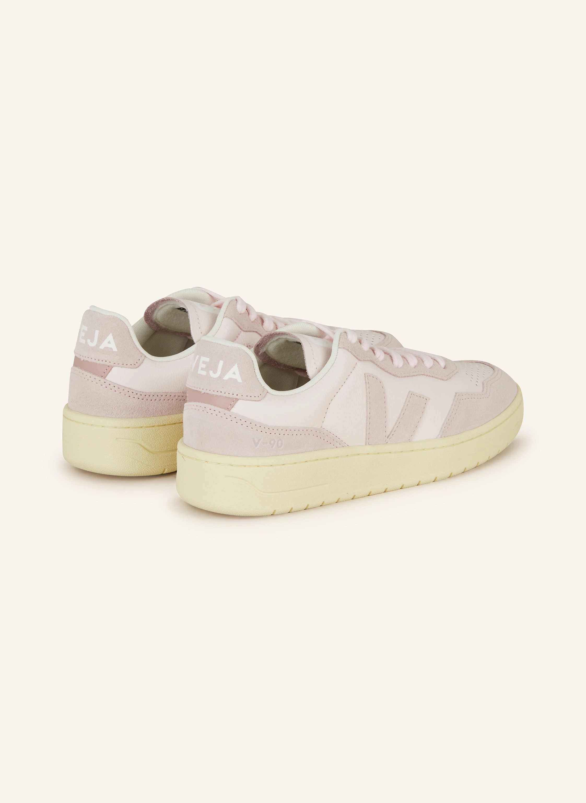 VEJA Sneaker V-90