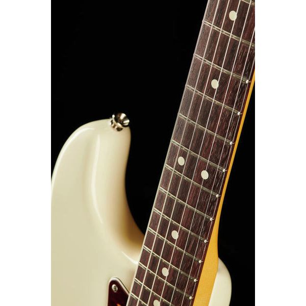 Fender AM Pro II Strat OWT