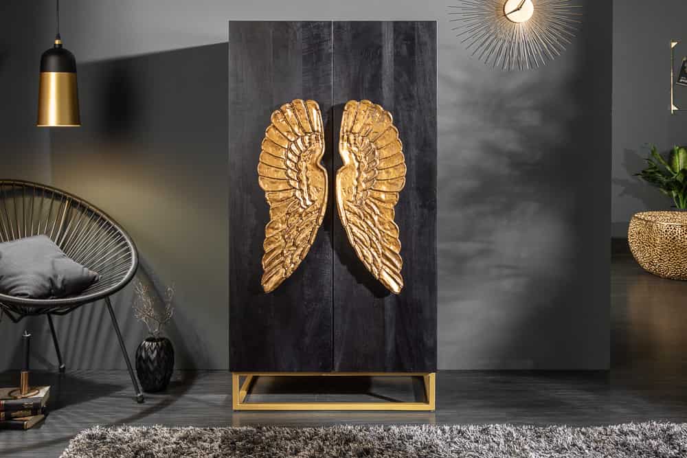 Extravagantes Highboard ANGEL 140cm schwarz Mangoholz mit goldenen Flügeln