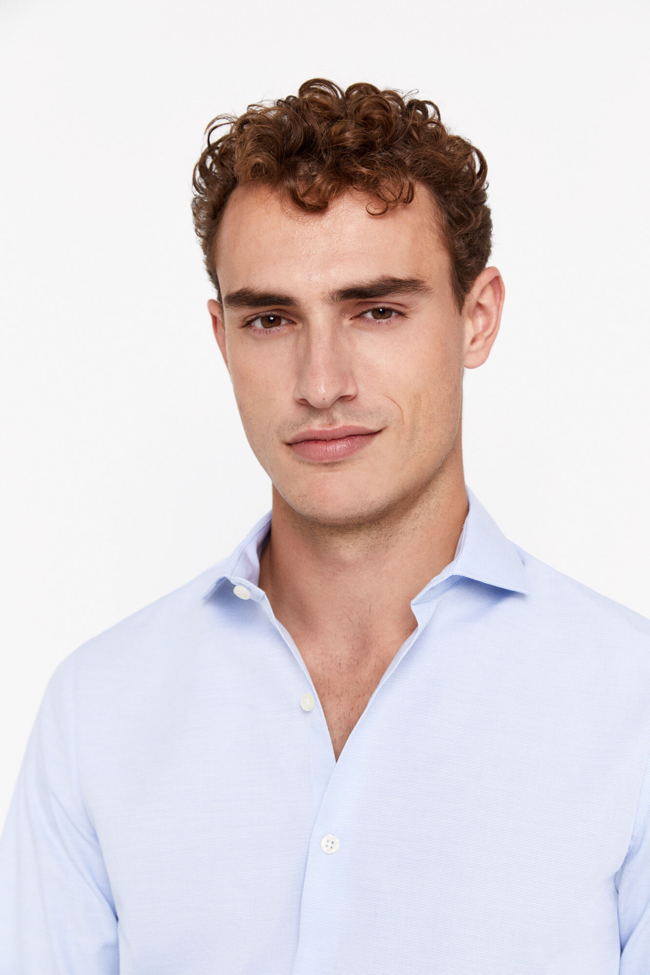 Camisa social slim fit estilo otomano de fácil aparar