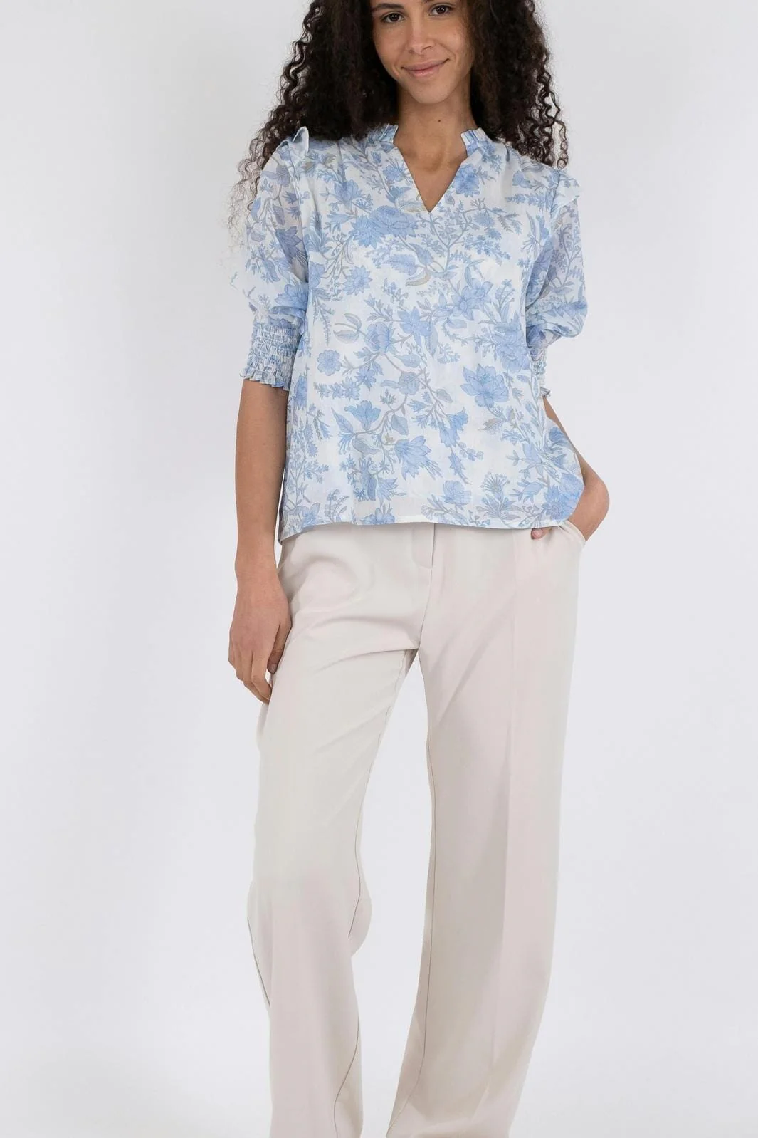 Neo Noir Davina Rose Field Blouse light blue